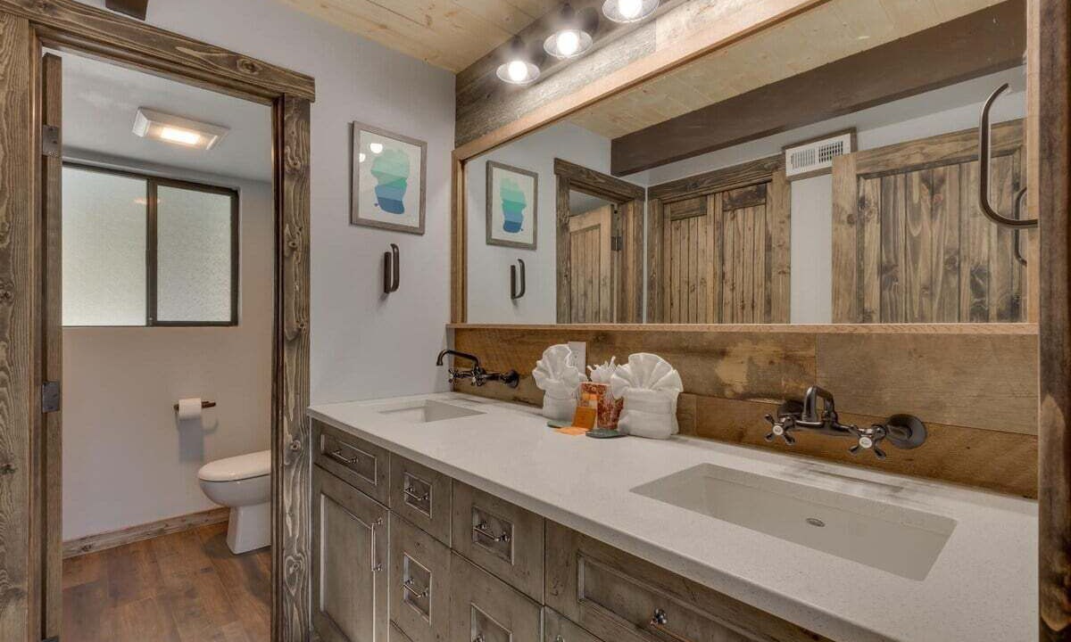 Photo of Bathroom in Lake Forest