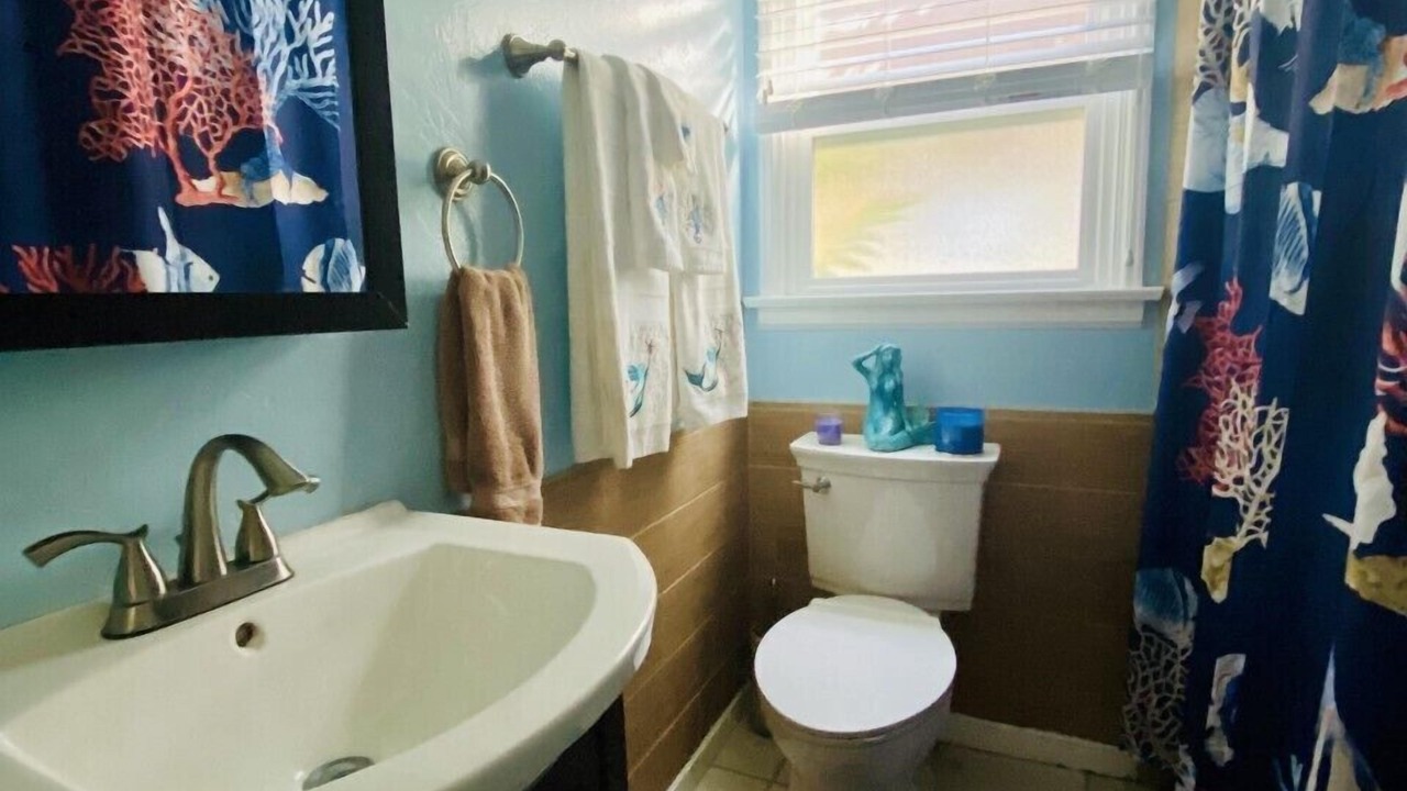Photo of Bathroom in Bay Park