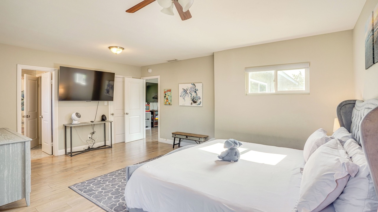 Photo of Bedroom in Northwest Anaheim
