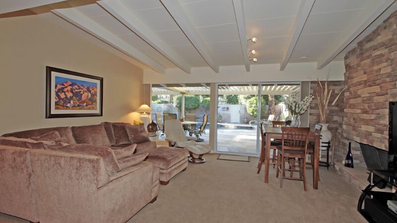 Photo of Livingroom in Palm Desert