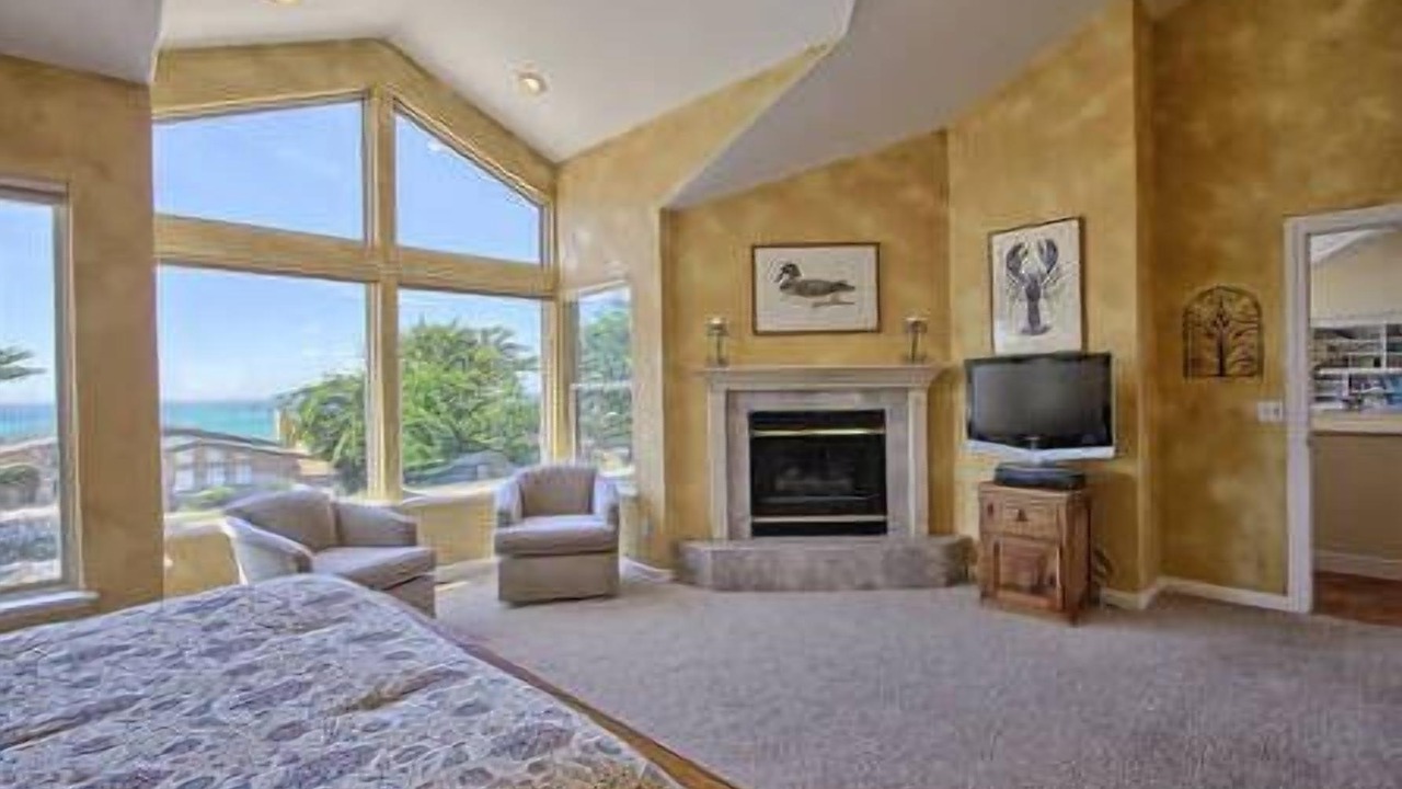 Photo of Bedroom in San Simeon