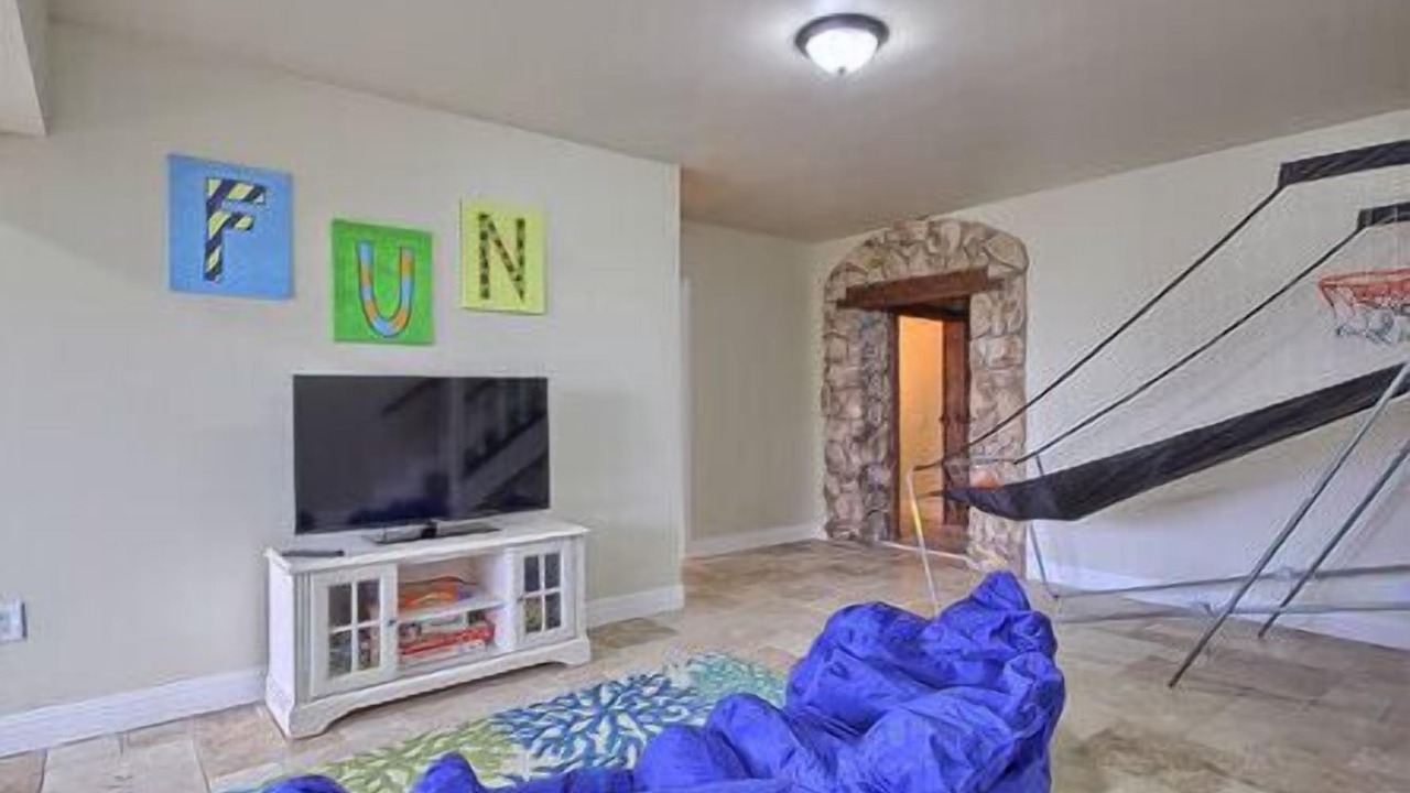 Photo of Livingroom in Marine Terrace
