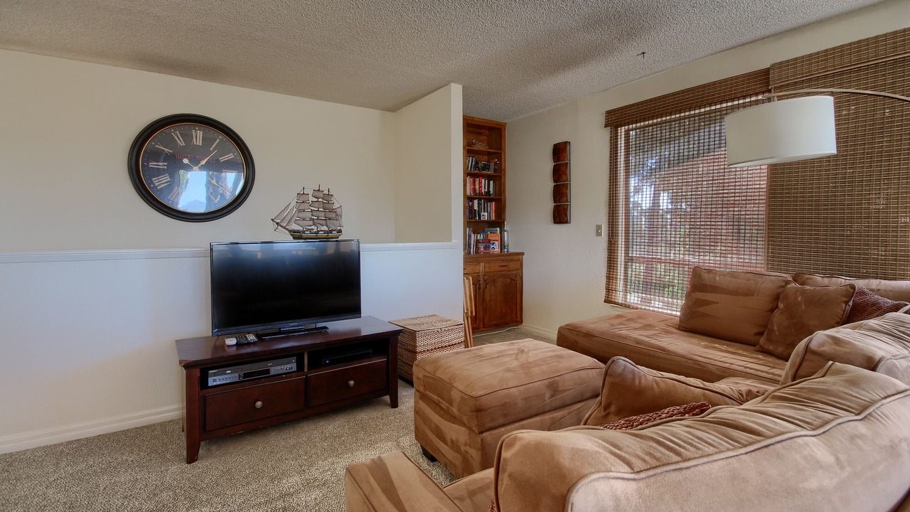 Photo of Livingroom in Lodge Hill
