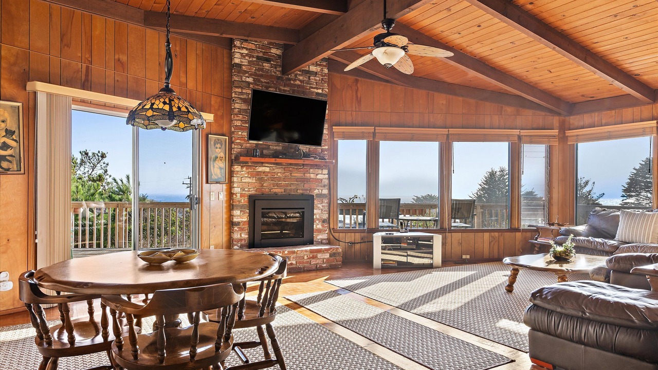 Photo of Livingroom in Happy Hill