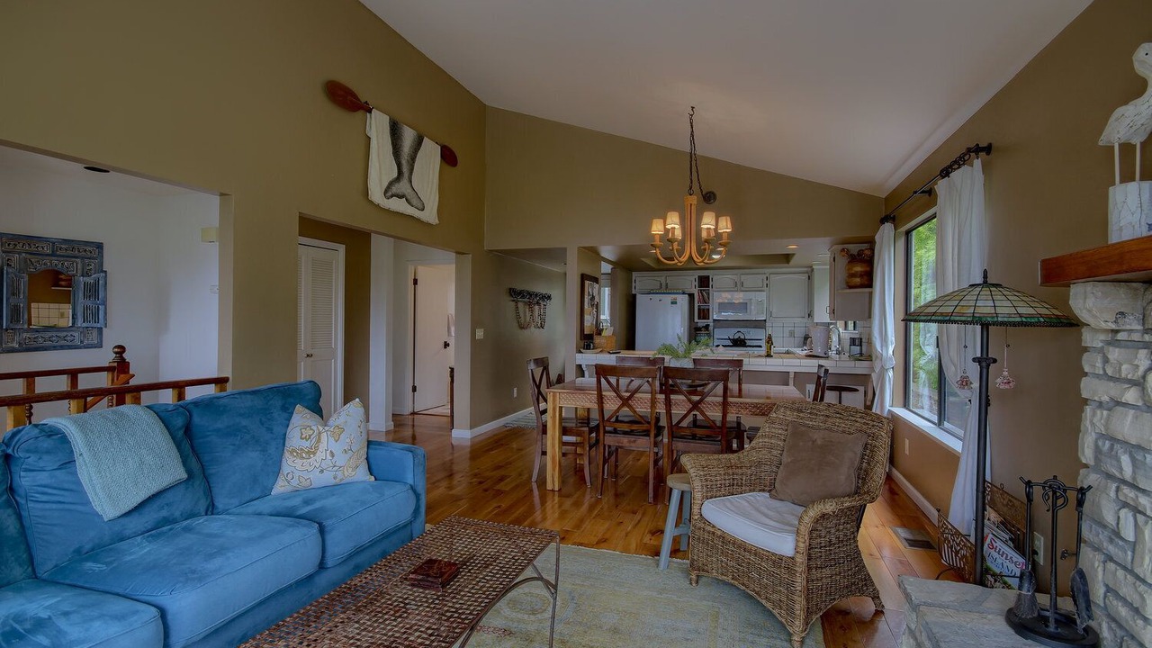 Photo of Livingroom in Marine Terrace
