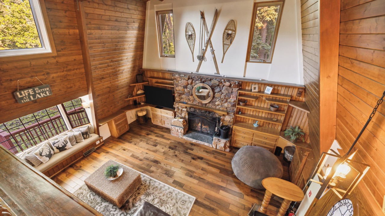 Photo of Livingroom in Arrowhead Villas