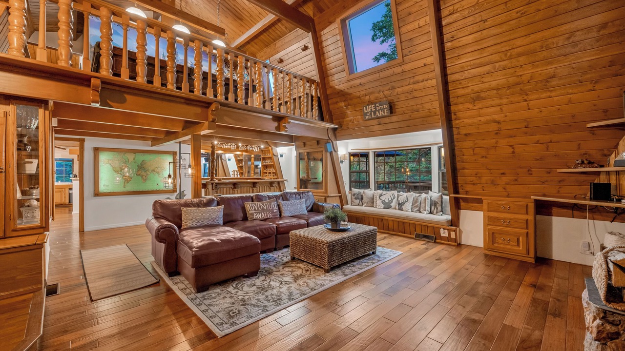 Photo of Livingroom in Arrowhead Villas
