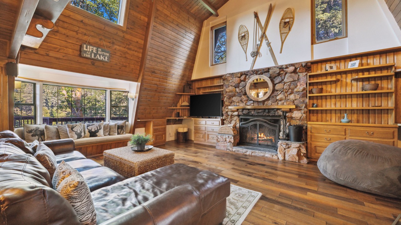 Photo of Livingroom in Arrowhead Villas