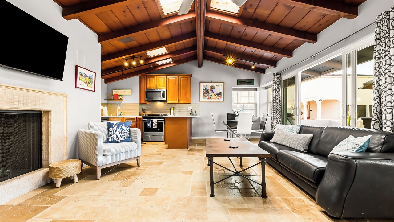 Photo of Livingroom in South Mission Beach