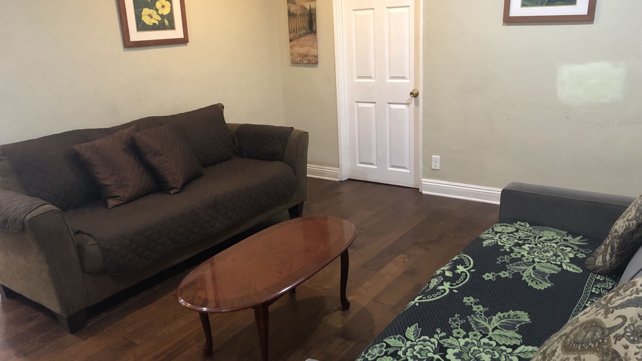 Photo of Livingroom in Burbank