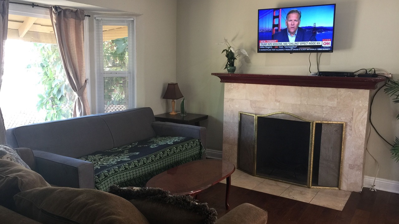 Photo of Livingroom in Burbank
