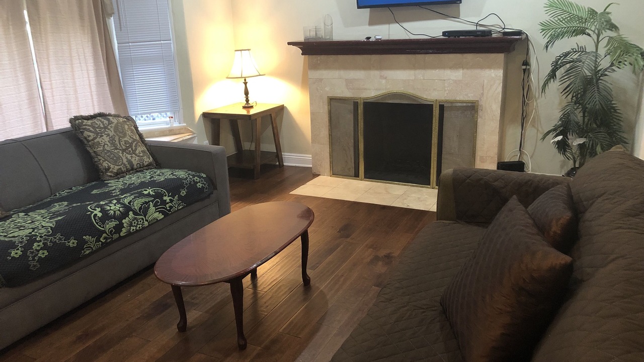 Photo of Livingroom in Burbank