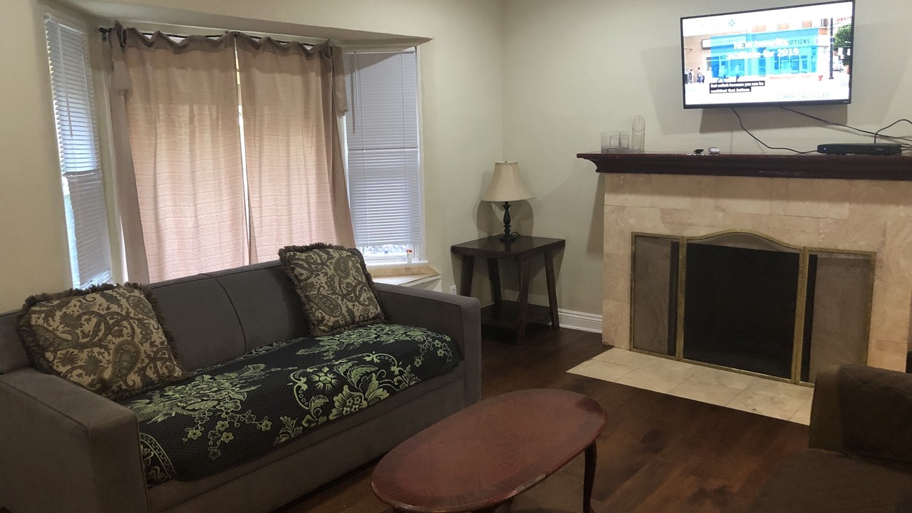 Photo of Livingroom in Burbank