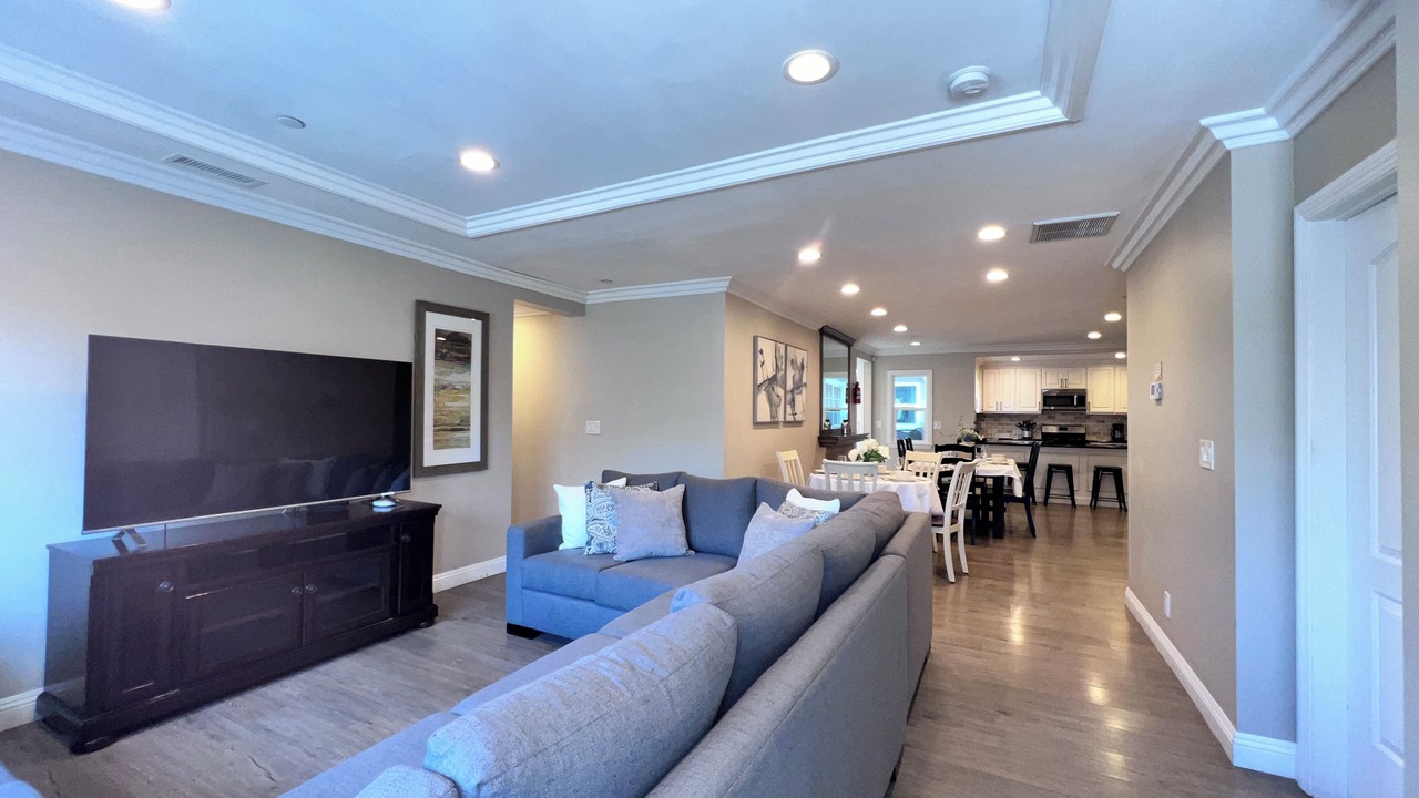 Photo of Livingroom in Northeast Anaheim