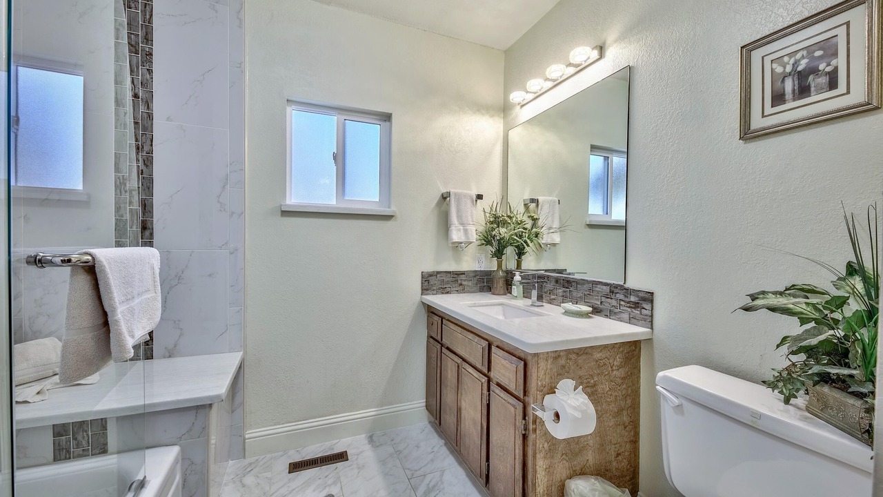 Photo of Bathroom in Lakeside Park