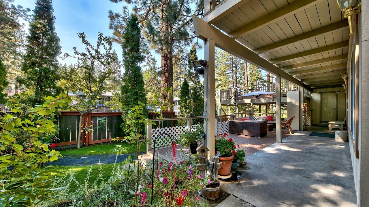 Photo of Patio Balcony in Lakeside Park