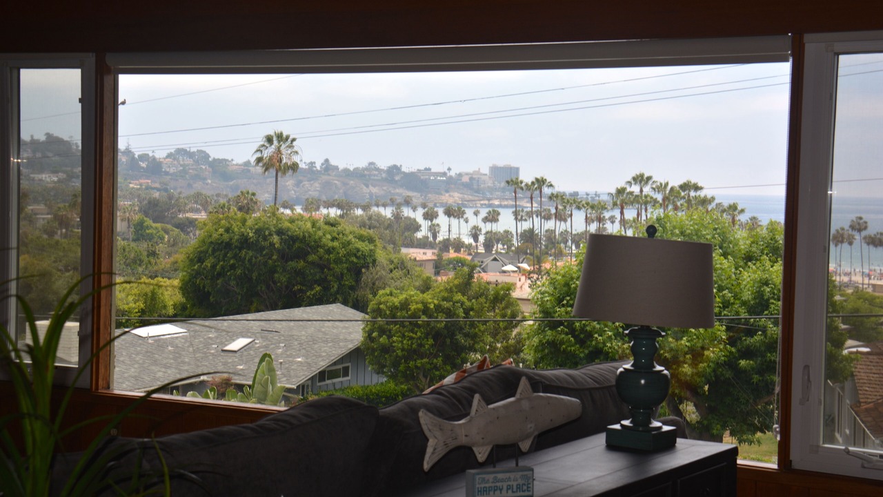 Photo of Bedroom in La Jolla Shores