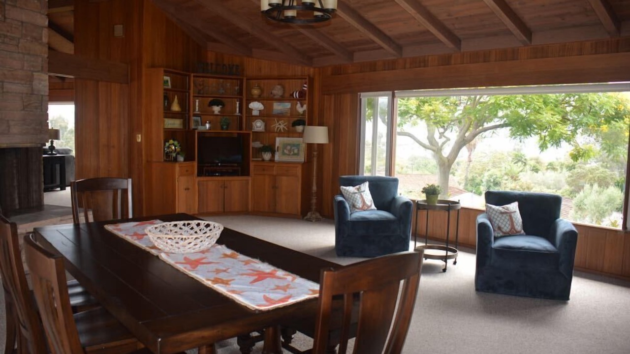Photo of Bedroom in La Jolla Shores