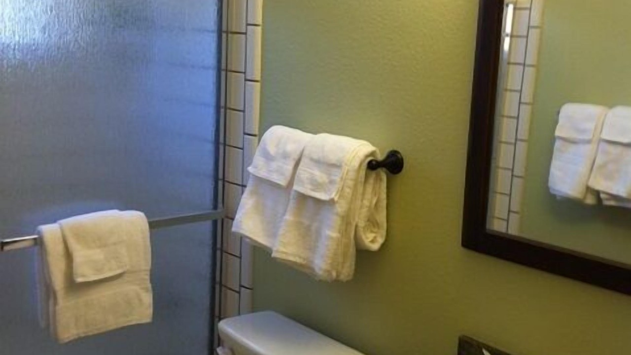 Photo of Bathroom in Summit Estates