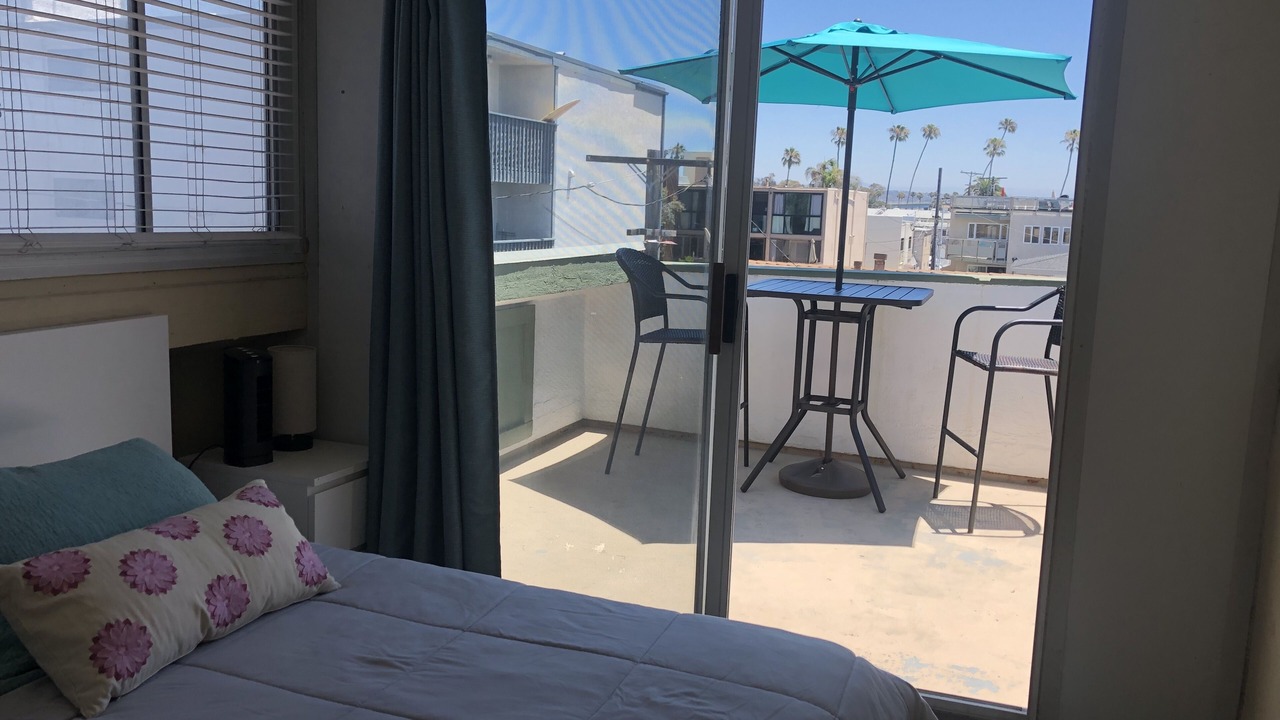 Photo of Bedroom in South Mission Beach