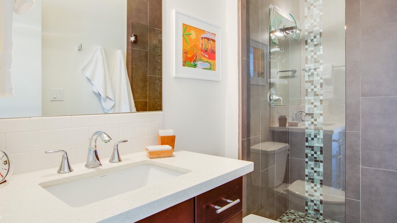 Photo of Bathroom in Racquet Club Estates
