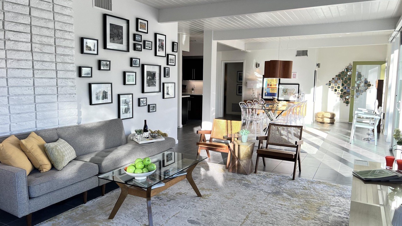 Photo of Bedroom in Racquet Club Estates