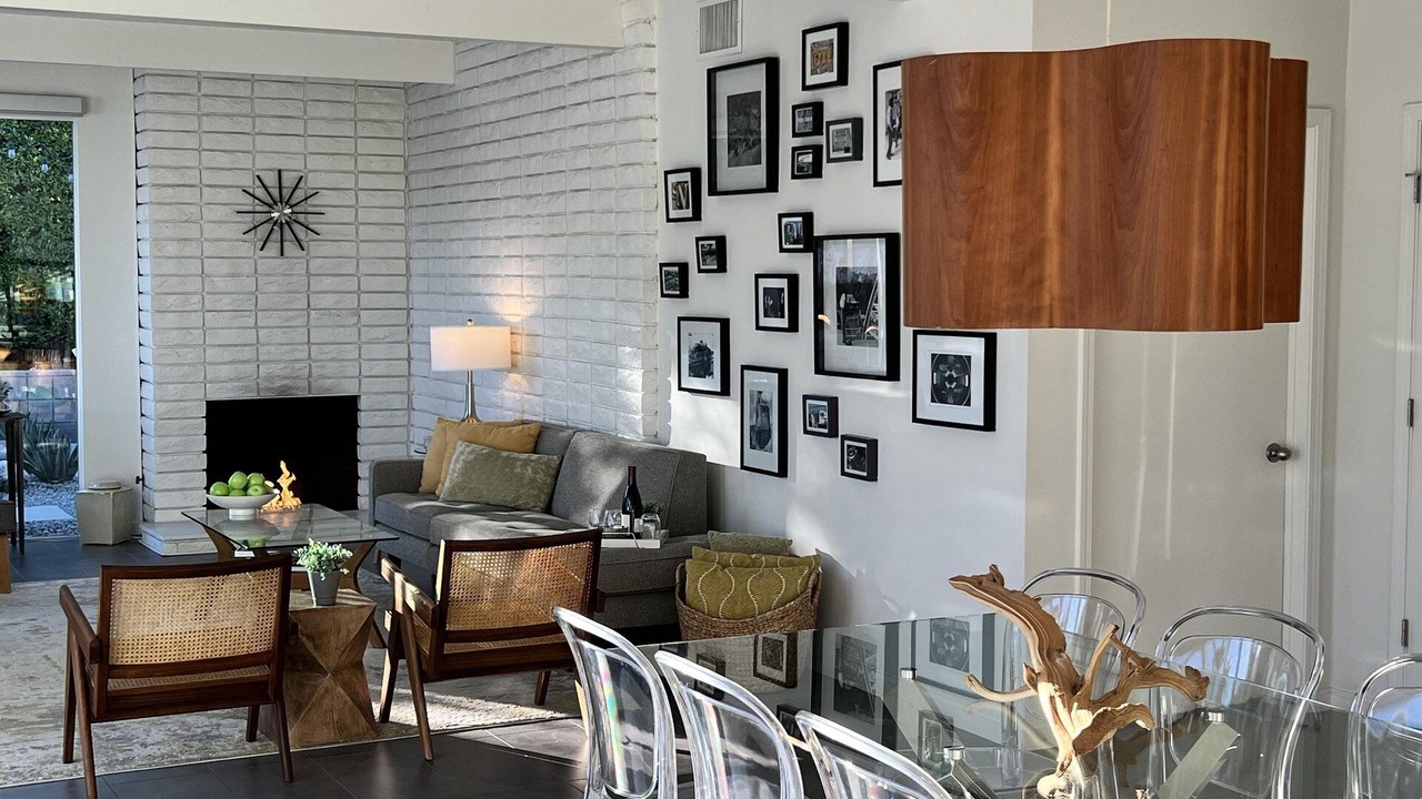 Photo of Livingroom in Racquet Club Estates