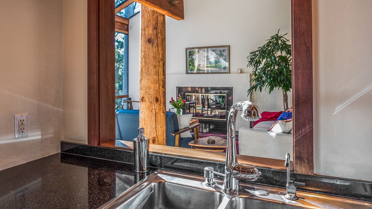 Photo of Bedroom in Del Monte Forest