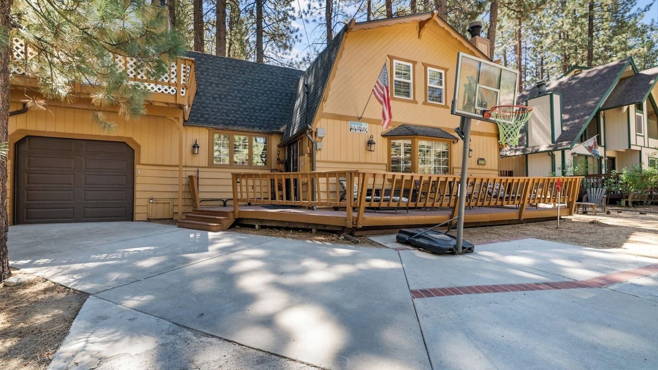 Photo of Outdoor in Summit Estates
