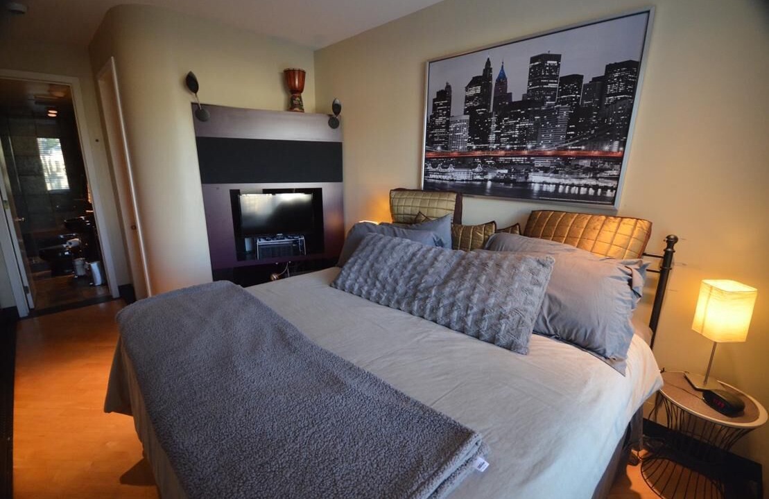 Photo of Bedroom in Airport Area