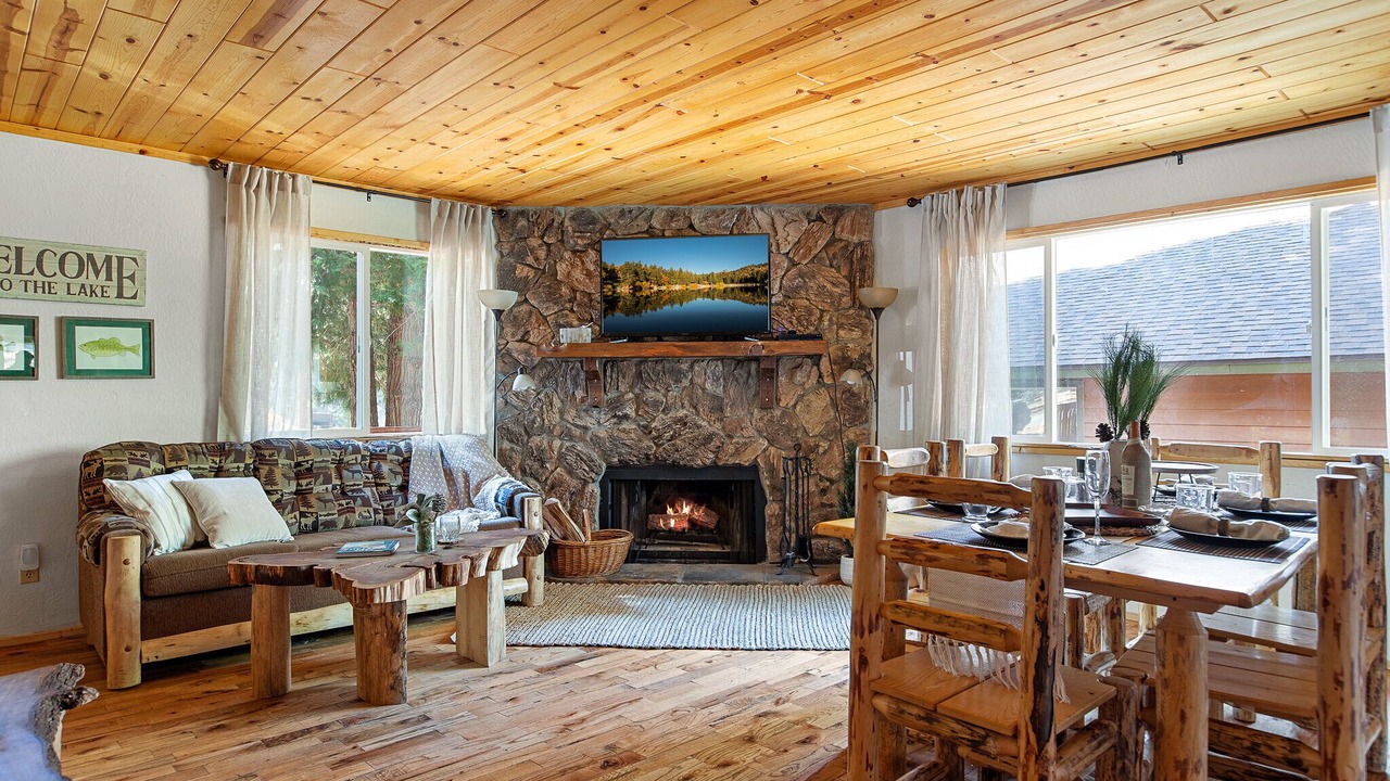 Photo of Livingroom in Green Valley Lake