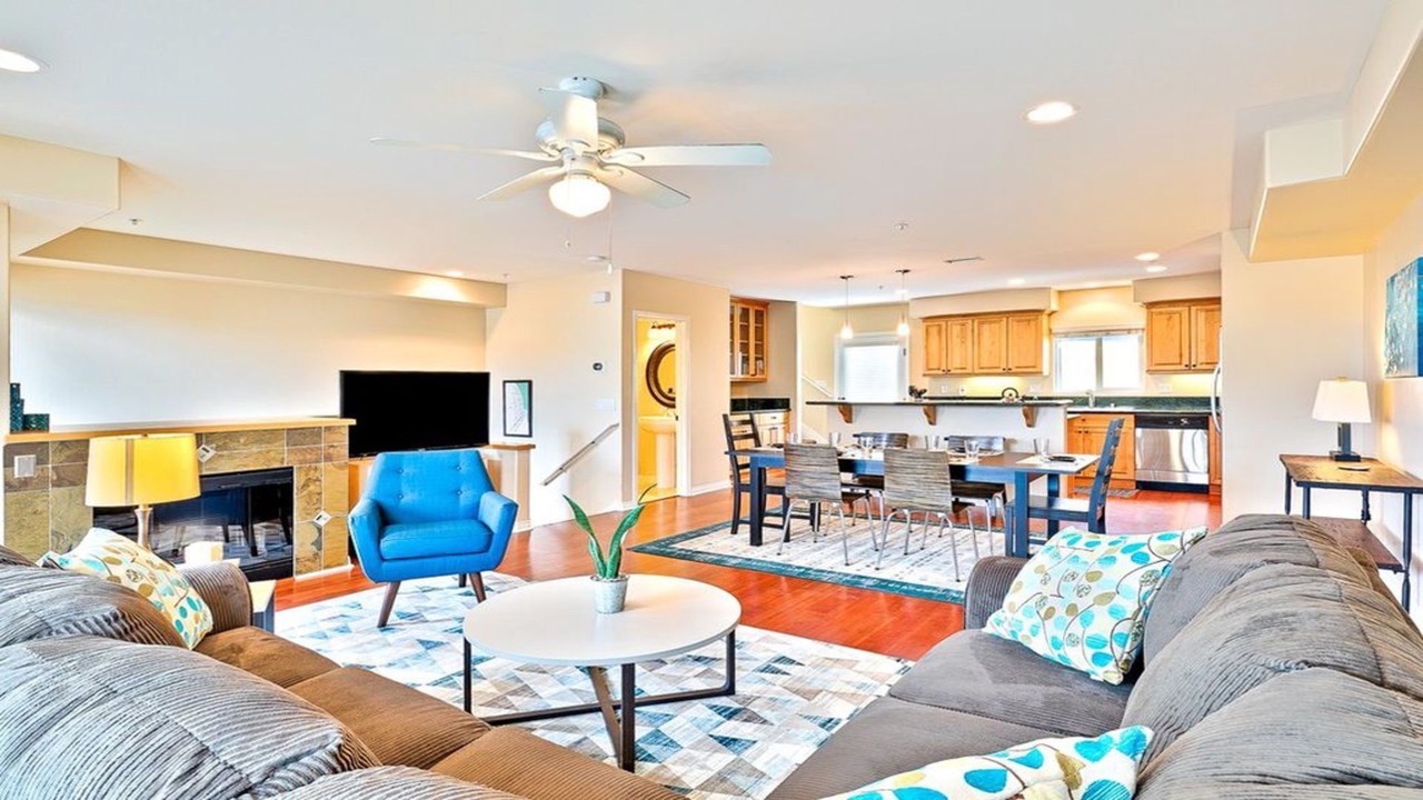 Photo of Livingroom in North Pacific Beach