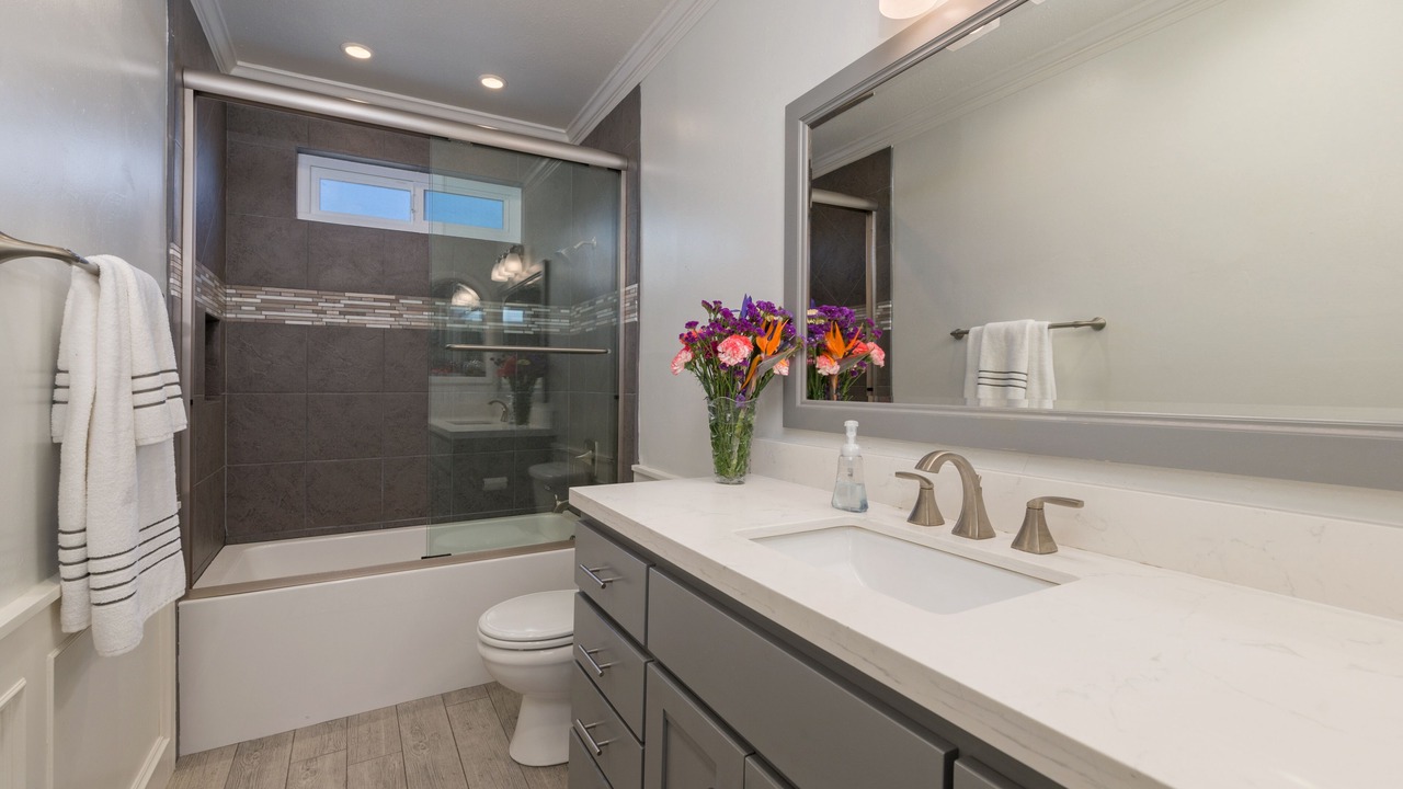 Photo of Bathroom in Lantern District