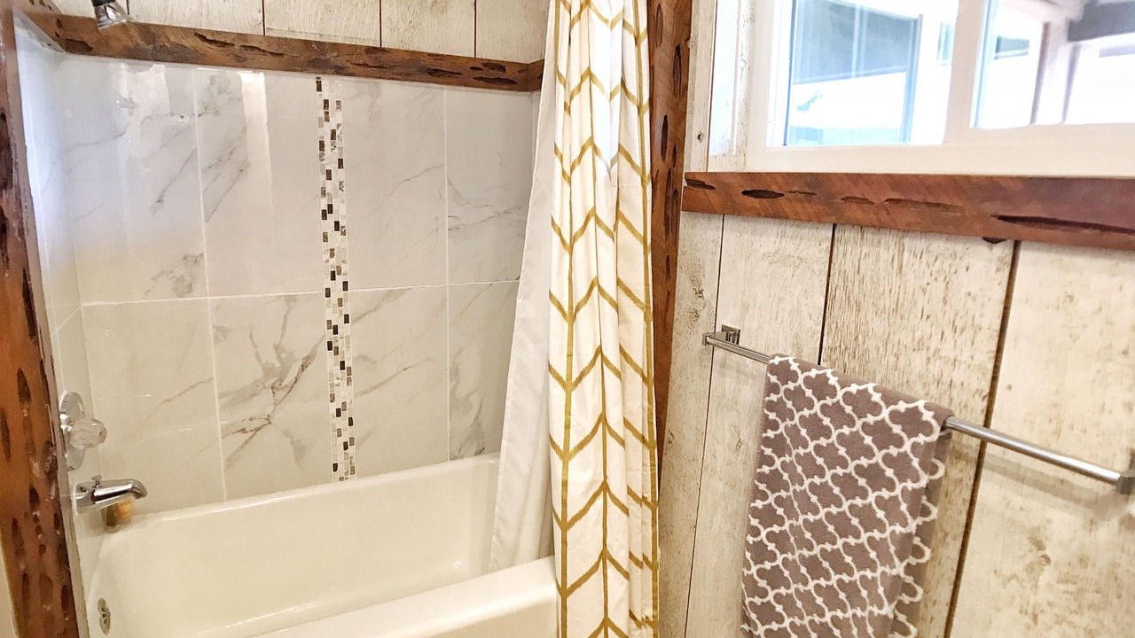 Photo of Bathroom in Monument Manor