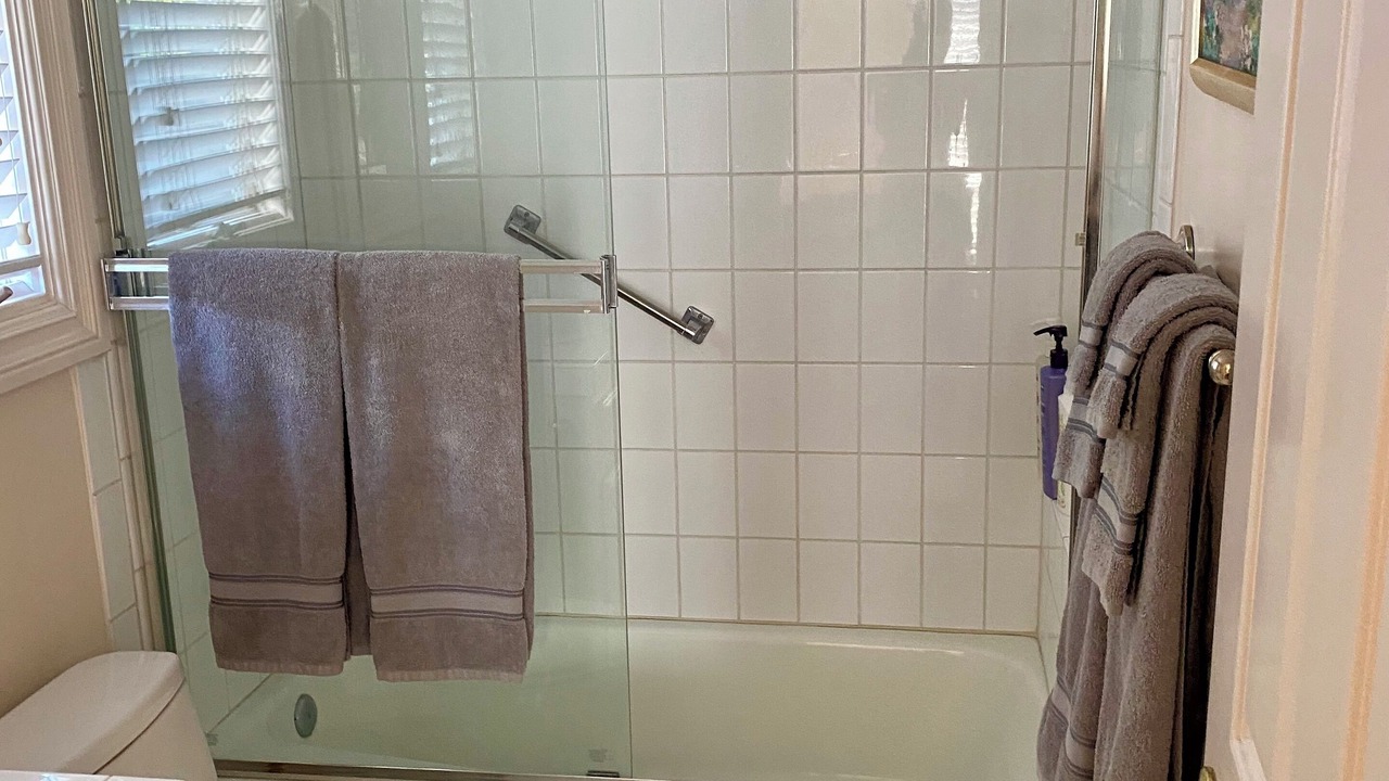 Photo of Bathroom in Lantern District