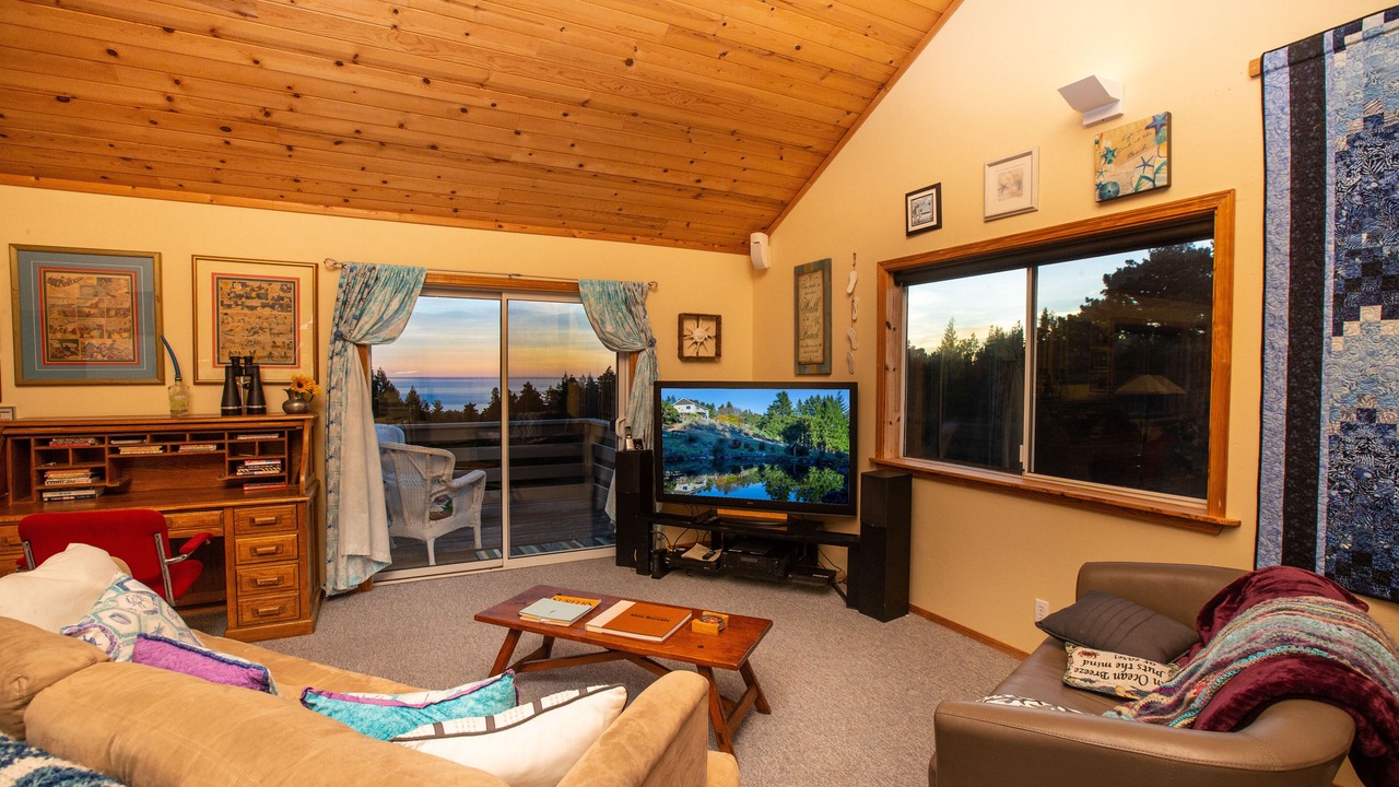 Photo of Livingroom in Gualala