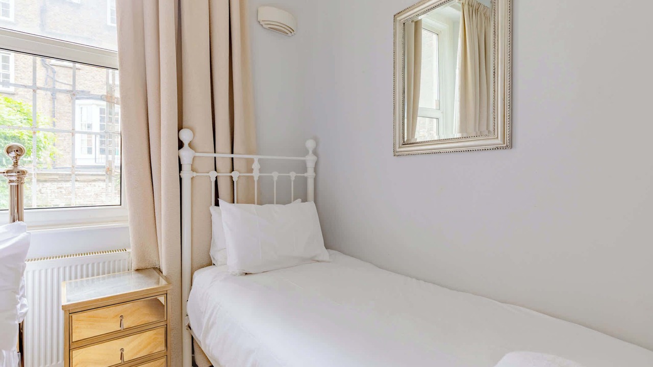 Photo of Bedroom in Brompton & Hans Town