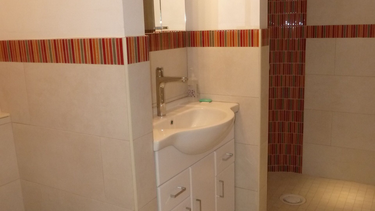 Photo of Bathroom in Ravenscourt Park