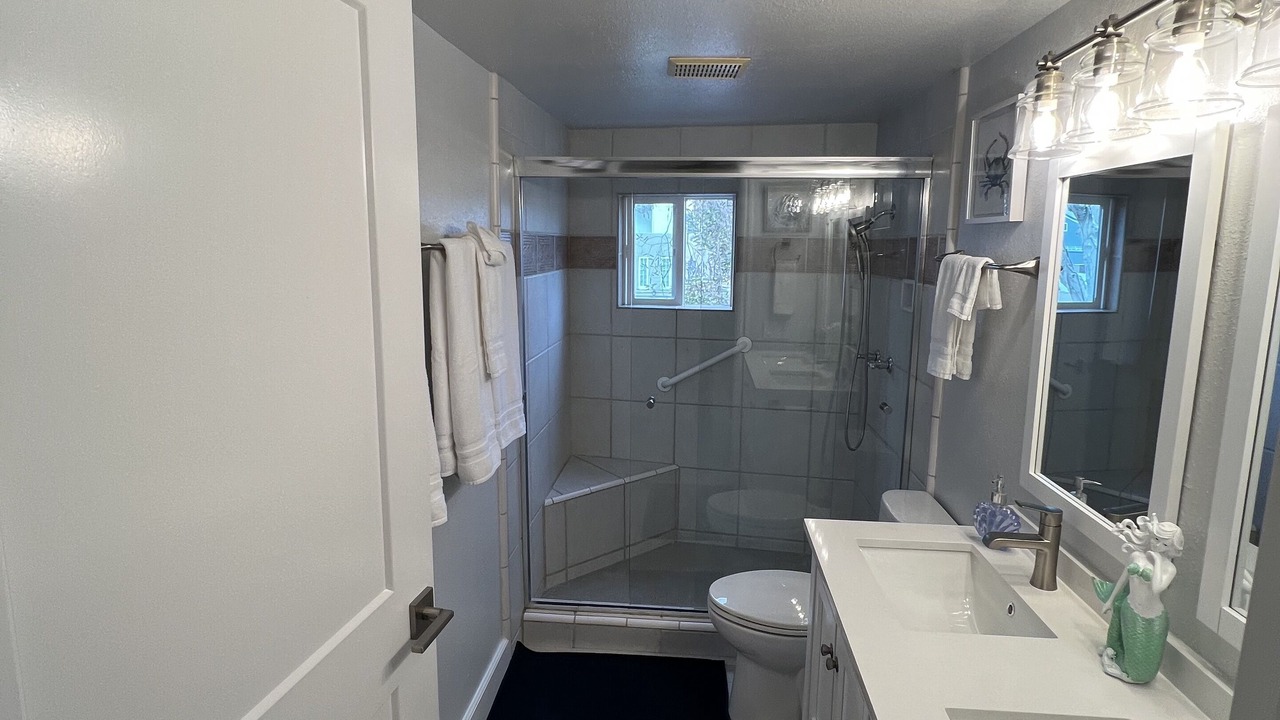 Photo of Bathroom in South Mission Beach