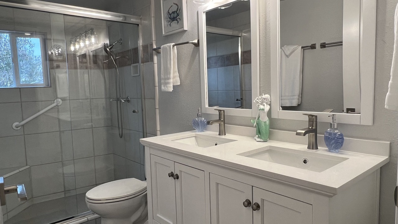 Photo of Bathroom in South Mission Beach