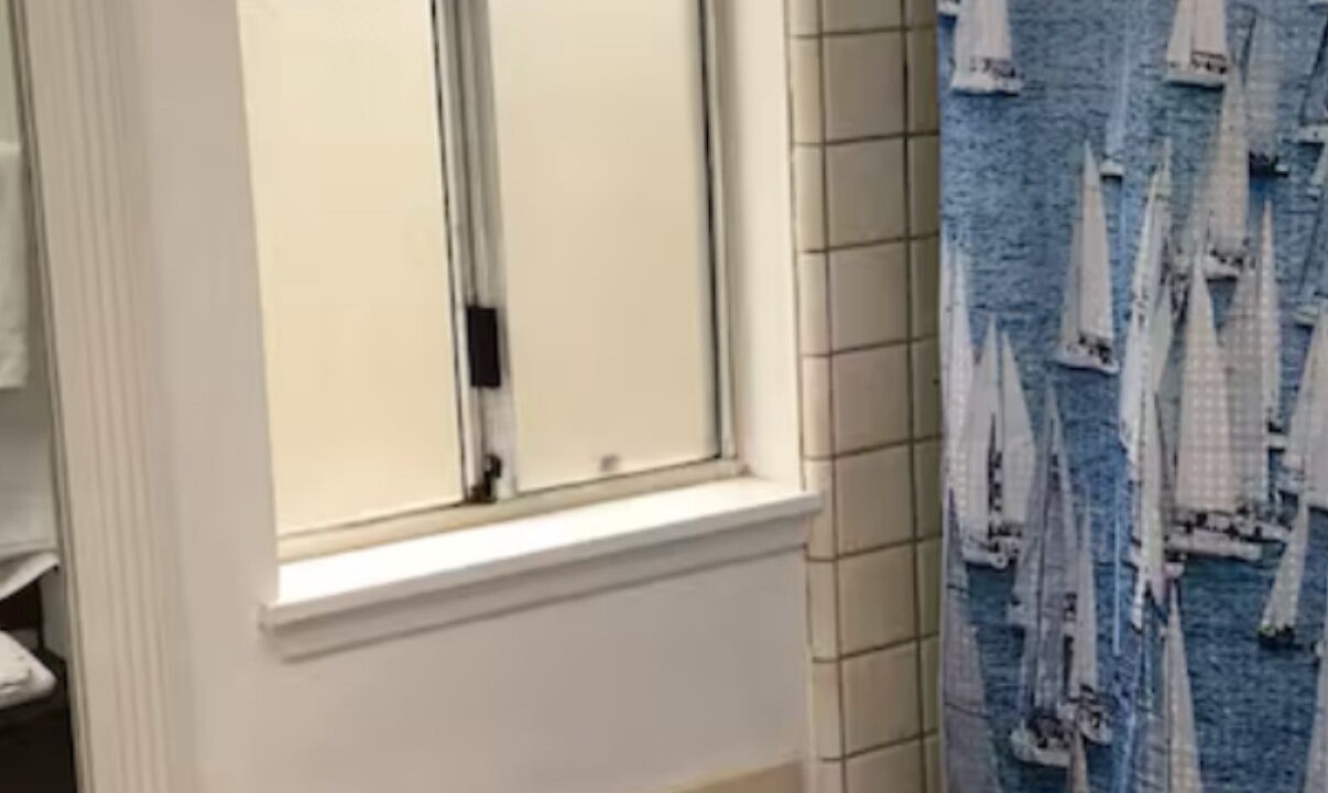Photo of Bathroom in Old Towne