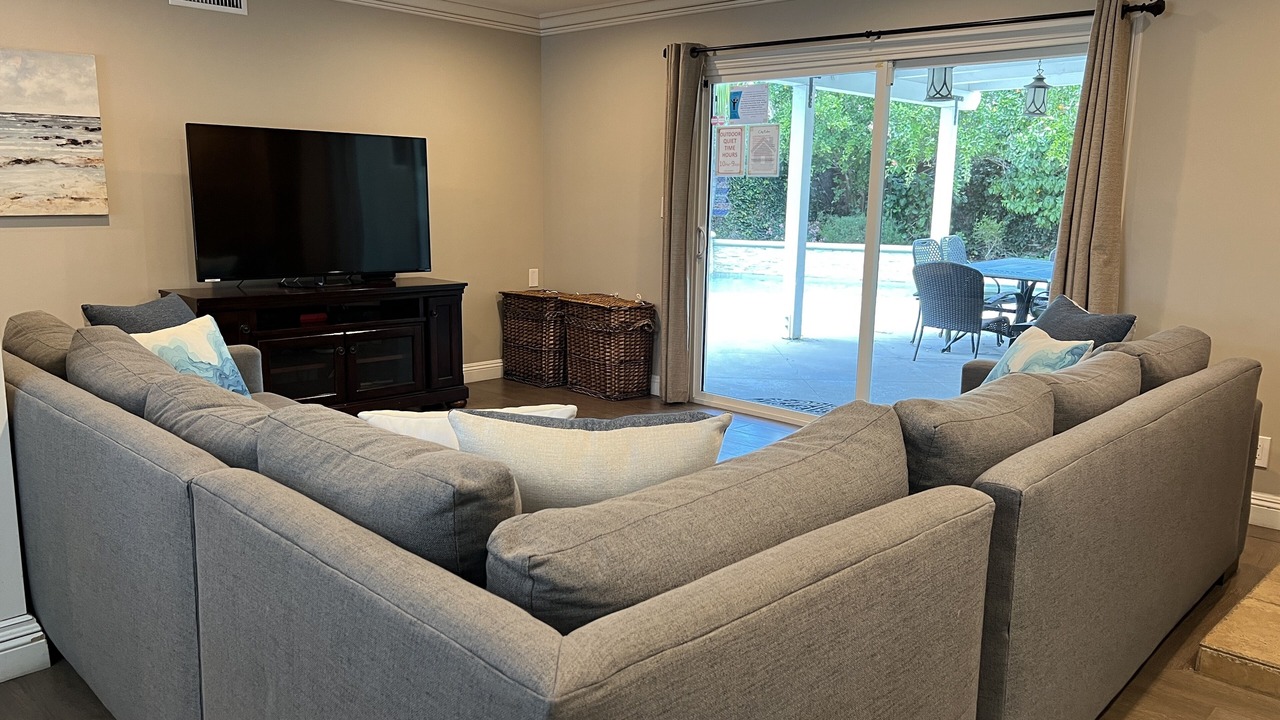 Photo of Livingroom in Orange