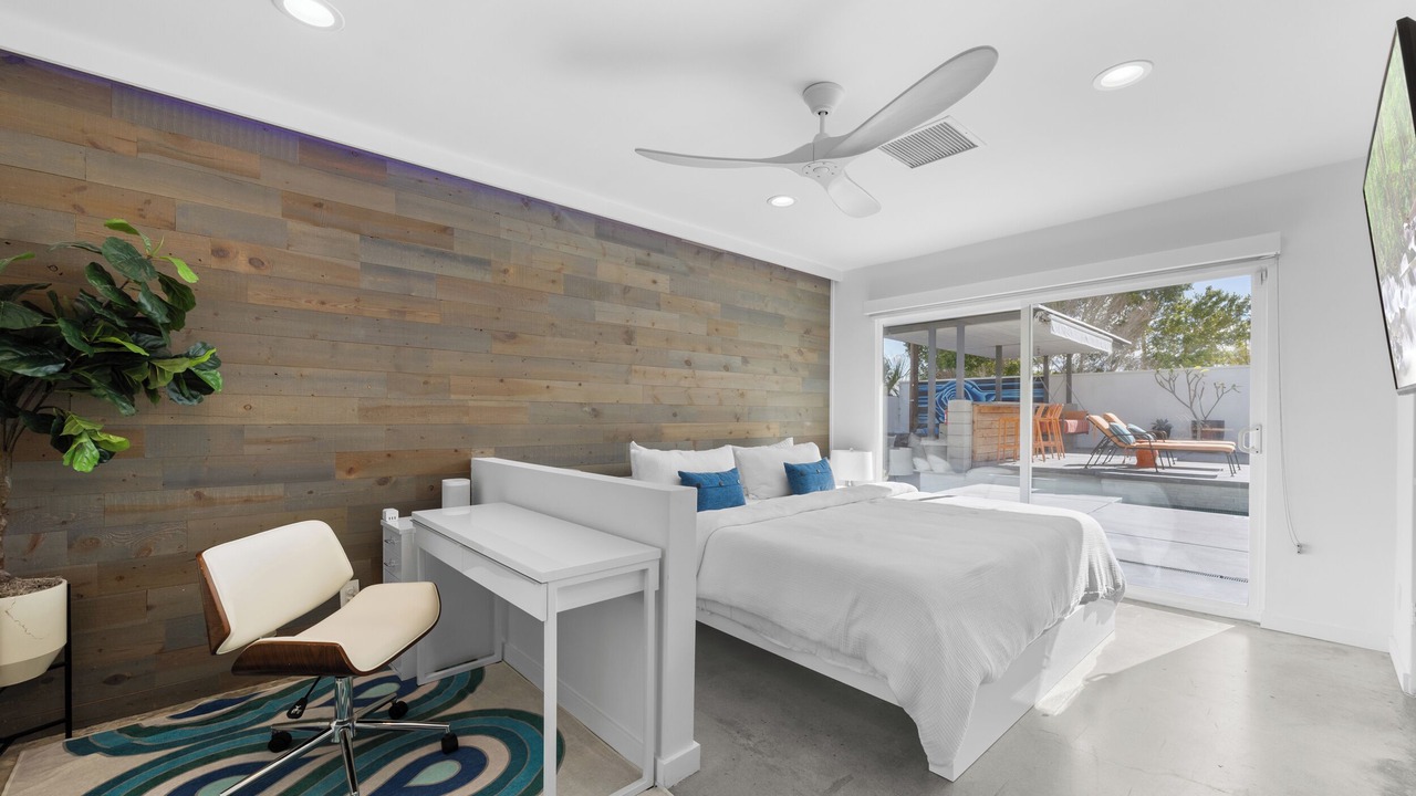 Photo of Bathroom in Racquet Club Estates