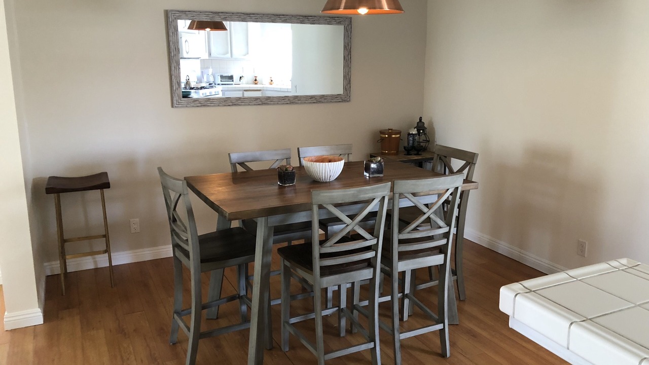 Photo of Livingroom in California City