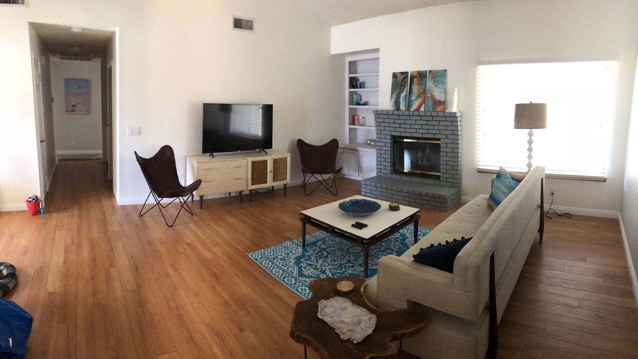 Photo of Livingroom in California City