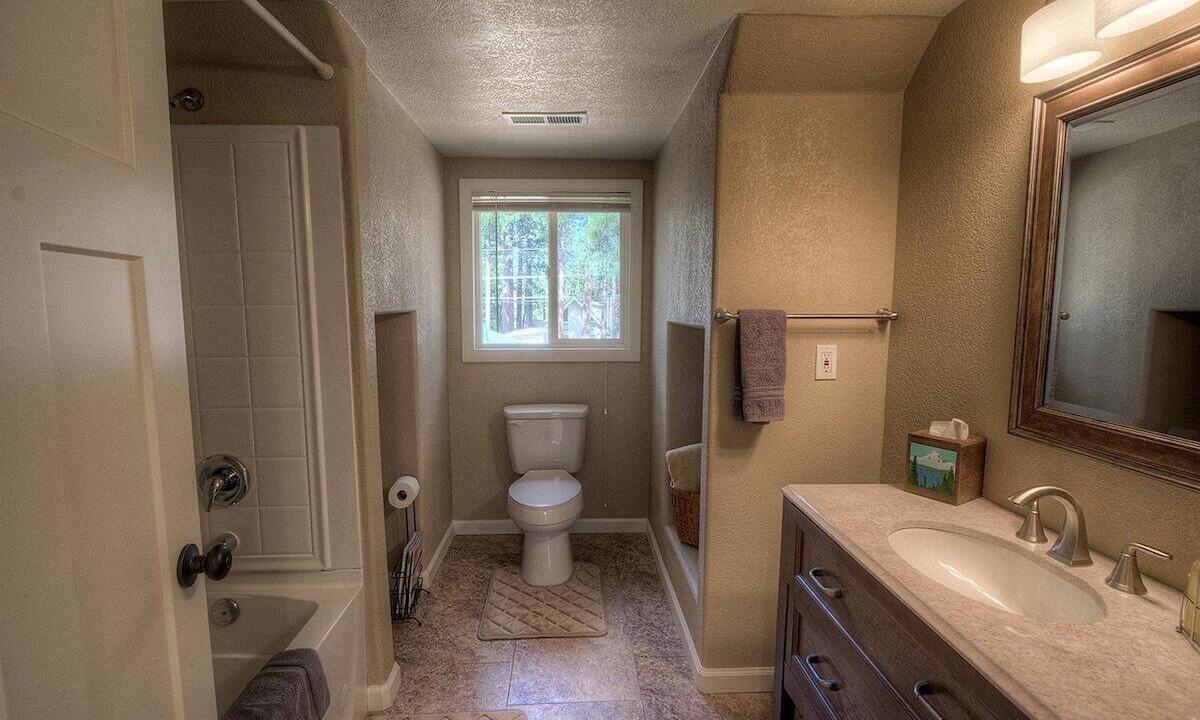 Photo of Bathroom in Tahoe Island