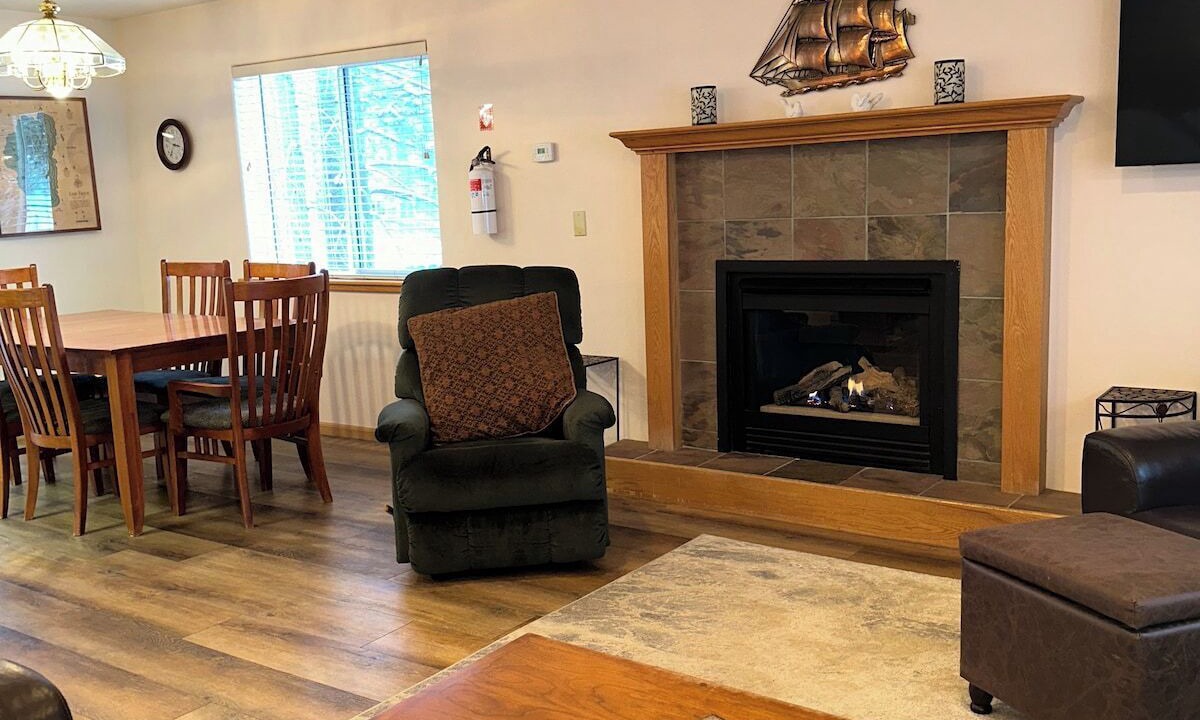 Photo of Livingroom in Pioneer Trail