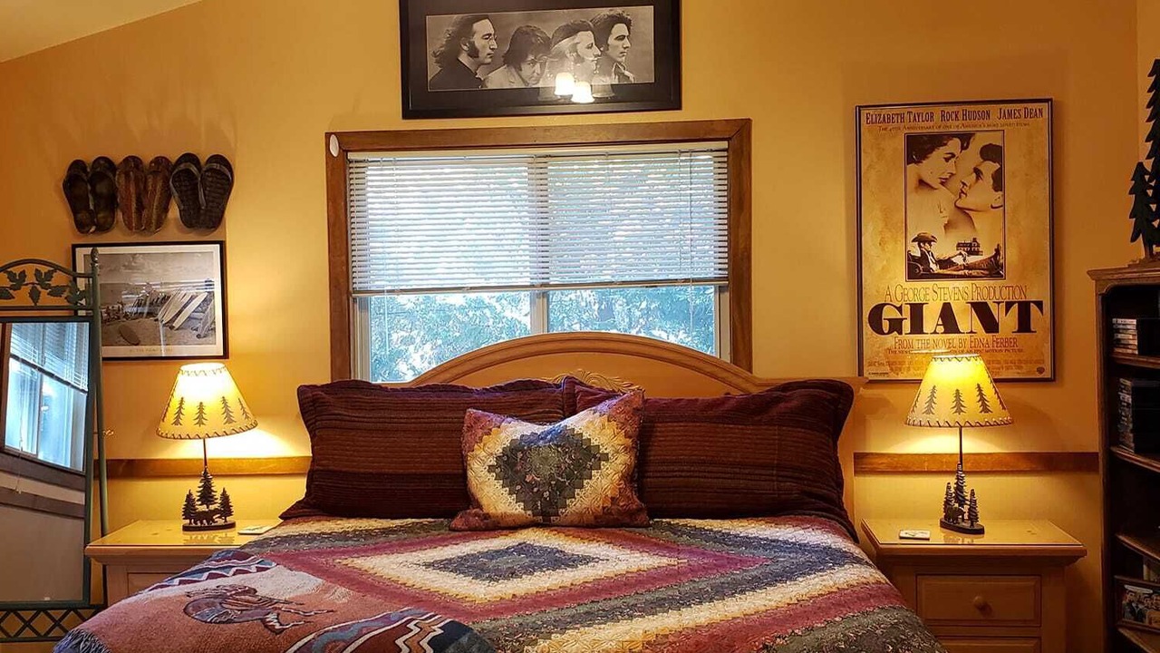 Photo of Bedroom in Lake Arrowhead