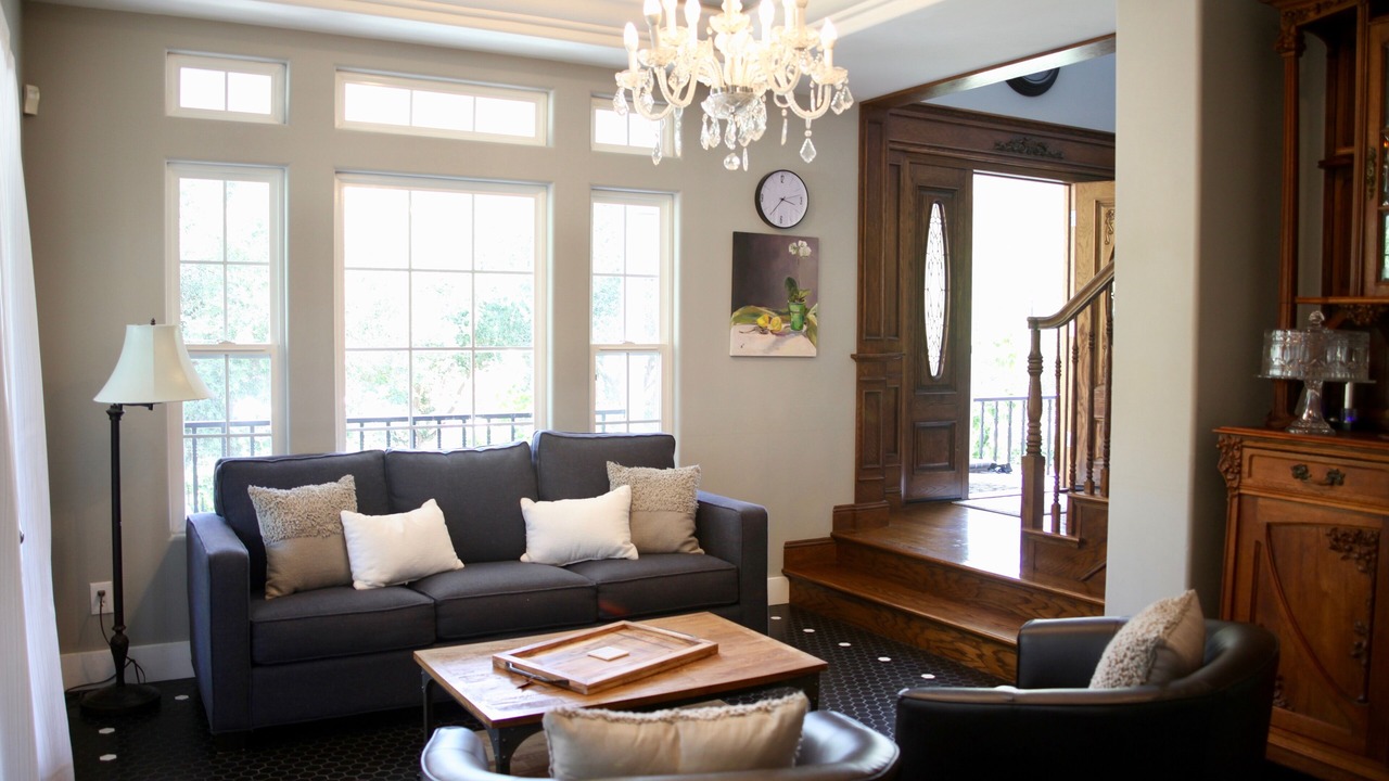 Photo of Livingroom in East Canyon