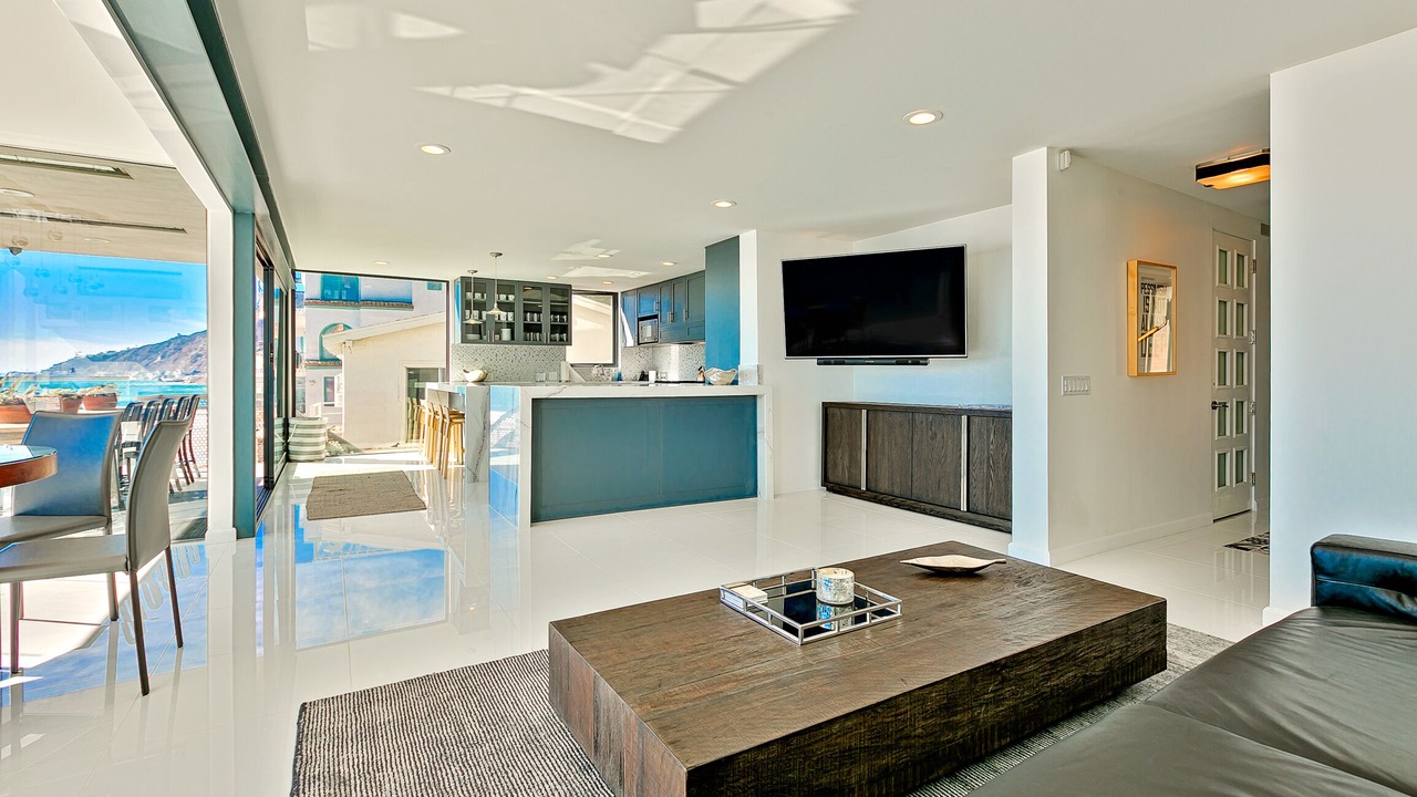 Photo of Livingroom in Eastern Malibu